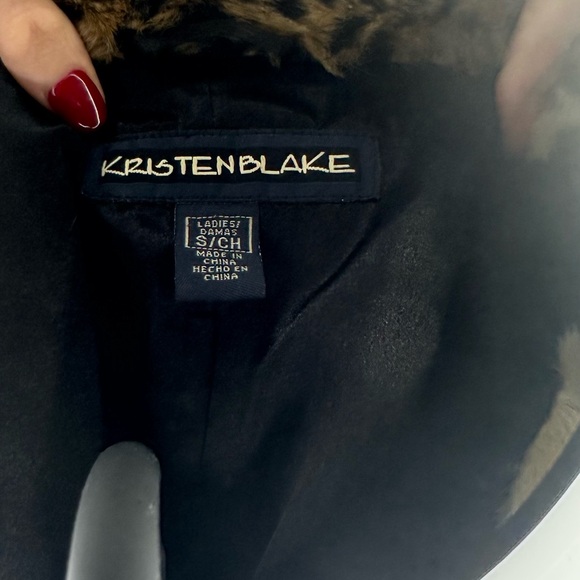 Kristen Blake Black Faux Fur Vest - Picture 3 of 4